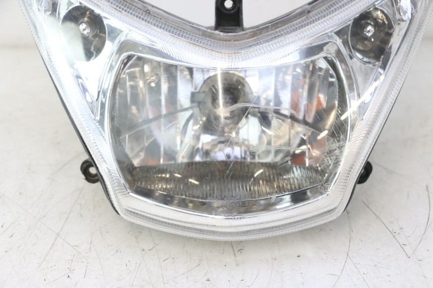 photo de VOORKOPLAMP PEUGEOT KISBEE 4T 50 (2010 - 2017) - Focus op structuur