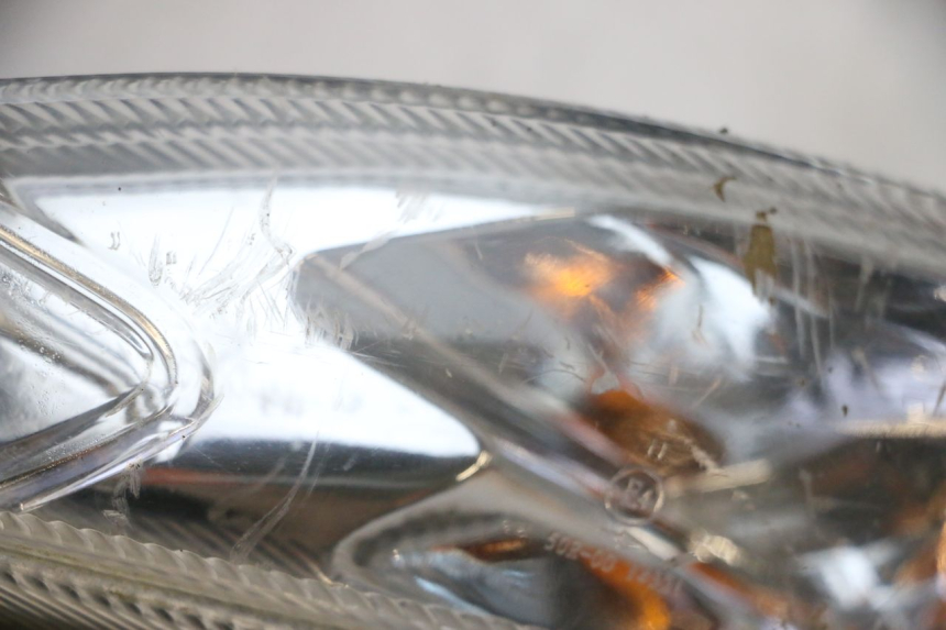 photo de VOORKOPLAMP PEUGEOT KISBEE 4T 50 (2018 - 2022) - Kenmerkende details