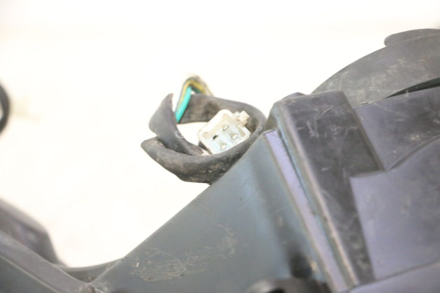 photo de VOORKOPLAMP PEUGEOT KISBEE 4T 50 (2018 - 2022) - Alternatieve hoek