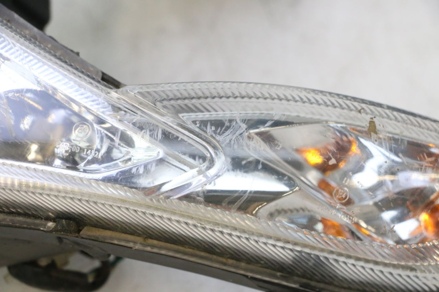 photo de VOORKOPLAMP PEUGEOT KISBEE 4T 50 (2018 - 2022) - Staat van het oppervlak