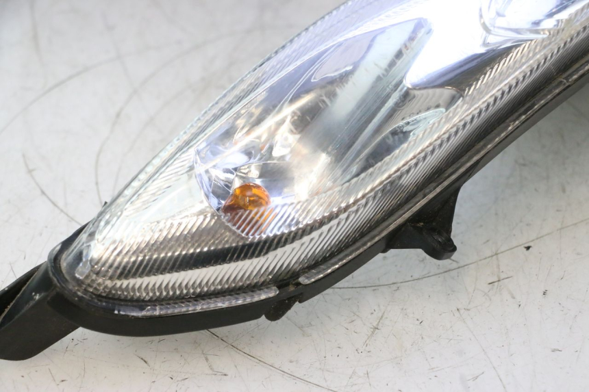 photo de VOORKOPLAMP PEUGEOT KISBEE 4T 50 (2018 - 2022) - Zoom op componenten