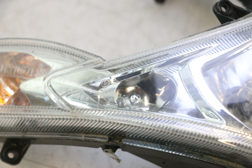 photo de VOORKOPLAMP PEUGEOT KISBEE 4T 50 (2018 - 2022) - Bevestigingspunten
