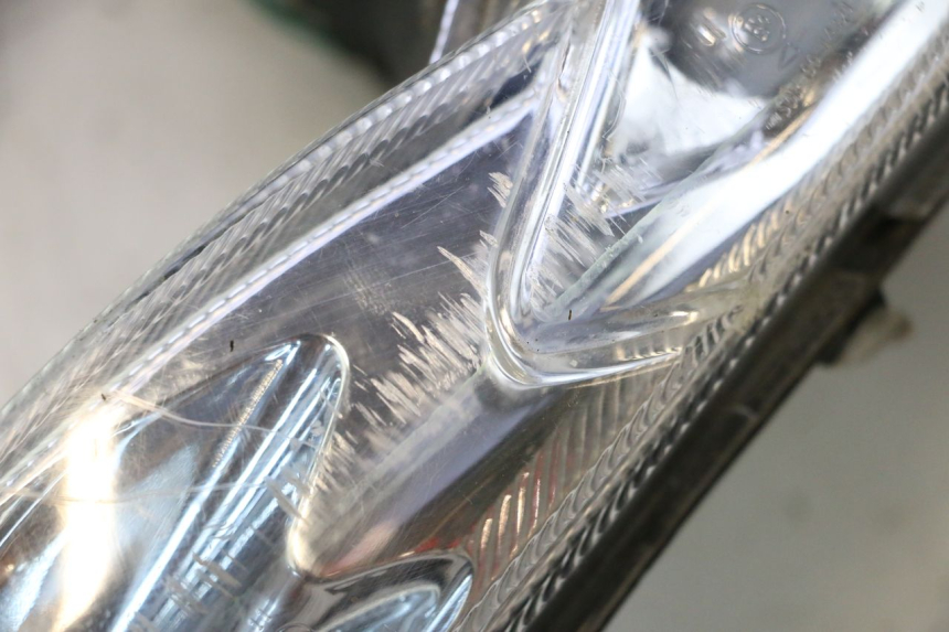 photo de VOORKOPLAMP PEUGEOT KISBEE 4T 50 (2018 - 2022) - Markeringen en referenties