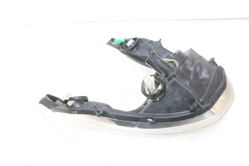 photo de VOORKOPLAMP PEUGEOT KISBEE 4T 50 (2018 - 2022) - Focus op structuur