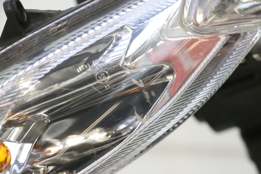 photo de VOORKOPLAMP PEUGEOT KISBEE 4T 50 (2018 - 2022) - Markeringen en referenties