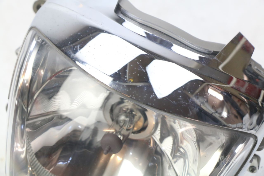 photo de KOPLAMP VOORZIJDE PIAGGIO LIBERTY IGET 4T 50 (2015 - 2020) - Zoom op gebruiksstaat