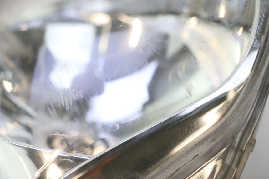 photo de KOPLAMP VOORZIJDE PIAGGIO LIBERTY IGET 4T 50 (2015 - 2020) - Detail van het onderdeel