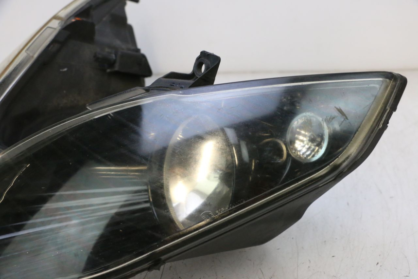 photo de VOORKOPLAMP PIAGGIO MP3 RL 250 (2006 - 2010) - Bevestigingspunten