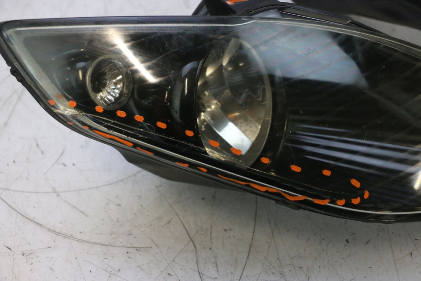 photo de VOORKOPLAMP PIAGGIO MP3 RL 250 (2006 - 2010) - Bevestigingspunten