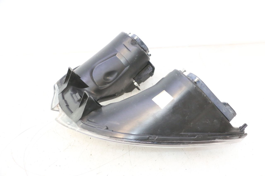 photo de VOORKOPLAMP PIAGGIO MP3 500 (2016 - 2018) - Zoom op componenten