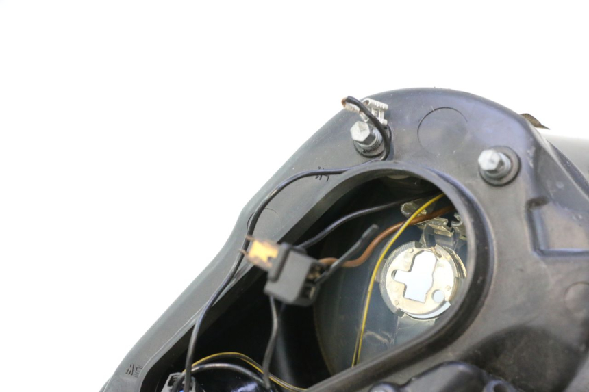 photo de VOORKOPLAMP PIAGGIO MP3 125 (2006 - 2014) - Bevestigingspunten