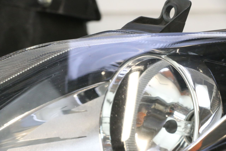 photo de VOORKOPLAMP PIAGGIO MP3 500 (2016 - 2018) - Bevestigingspunten