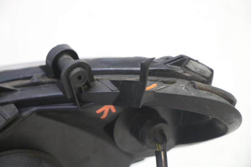 photo de VOORKOPLAMP PIAGGIO NRG POWER PUREJET 50 (2018 - 2021) - Bevestigingspunten