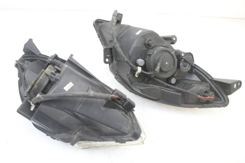 photo de KOPLAMP VOORZIJDE PEUGEOT SATELIS 125 (2013 - 2018) - Overzicht