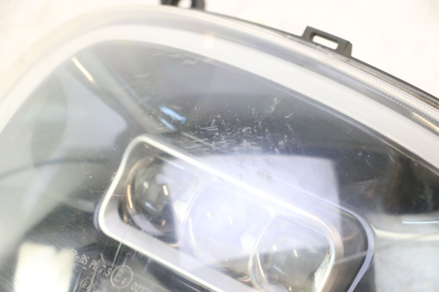 photo de VOORKOPLAMP BAIKU SAKURA 1 (2021 - 2025) - Staat van het oppervlak
