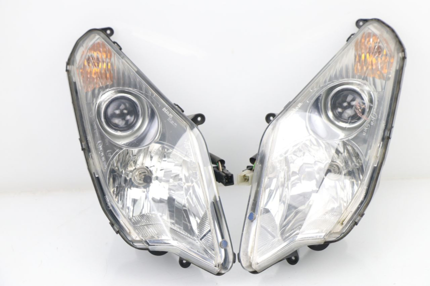 photo de VOORKOPLAMP PEUGEOT SATELIS COMPRESSOR K15 125 (2006 - 2009) - Hoofdaanzicht