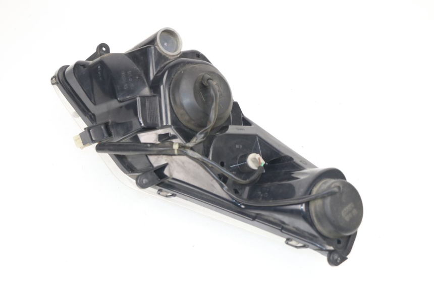 photo de VOORKOPLAMP PEUGEOT SATELIS COMPRESSOR K15 125 (2006 - 2009) - Zoom op componenten