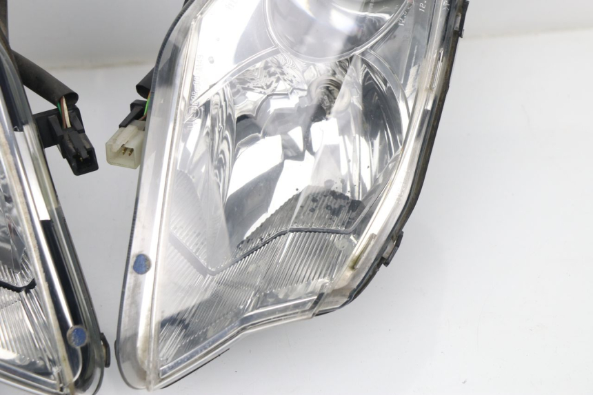 photo de VOORKOPLAMP PEUGEOT SATELIS COMPRESSOR K15 125 (2006 - 2009) - Visuele inspectie