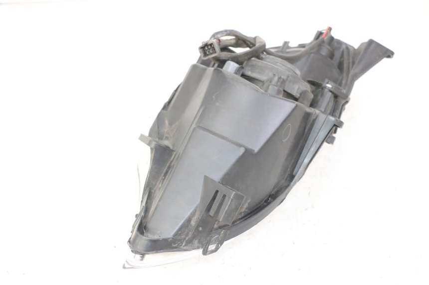 photo de KOPLAMP VOORZIJDE PEUGEOT SATELIS 125 (2013 - 2018) - Visuele inspectie