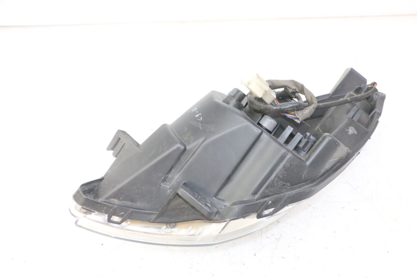 photo de KOPLAMP VOORZIJDE PEUGEOT SATELIS 125 (2013 - 2018) - Zoom op gebruiksstaat