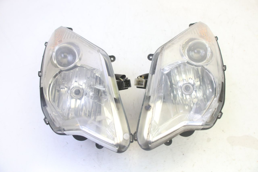 photo de VOORKOPLAMP PEUGEOT SATELIS 125 (2006 - 2009) - Hoofdaanzicht