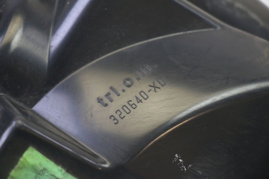 photo de VOORKOPLAMP PEUGEOT SATELIS 125 (2006 - 2009) - Kenmerkende details