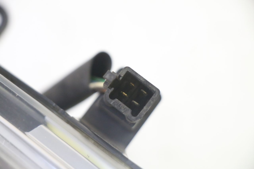 photo de VOORKOPLAMP PEUGEOT SATELIS 125 (2006 - 2009) - Zoom op componenten