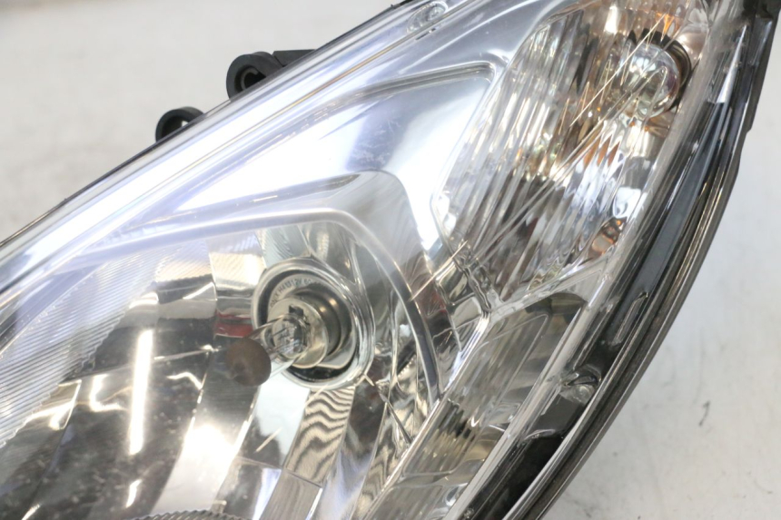 photo de KOPLAMP VOORZIJDE PEUGEOT SATELIS 125 (2013 - 2018) - Productaanzicht