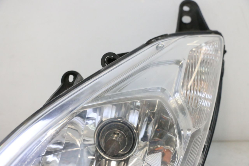 photo de KOPLAMP VOORZIJDE PEUGEOT SATELIS 125 (2013 - 2018) - Zoom op kwaliteit