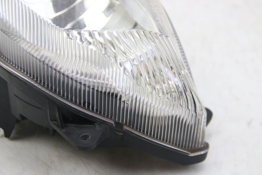 photo de VOORKOPLAMP SUZUKI SIXTEEN 125 (2008 - 2010) - Zoom op gebruiksstaat
