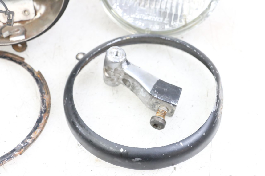 photo de VOORKOPLAMP HARLEY DAVIDSON SPORTSTER XL CUSTOM 1200 (2003 - 2004) - Focus op structuur