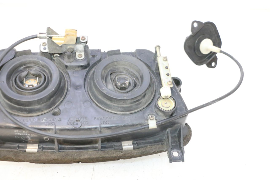 photo de VOORKOPLAMP HONDA ST PAN EUROPEAN 1100 (1990 - 2002) - Kenmerkende details