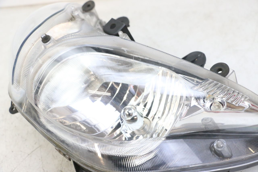 photo de VOORKOPLAMP SUZUKI BURGMAN 125 (2018 - 2021) - Zoom op gebruiksstaat