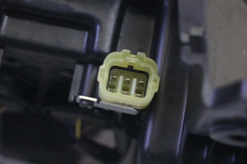 photo de VOORKOPLAMP YAMAHA TRICITY 300 (2020 - 2024) - Zoom op componenten