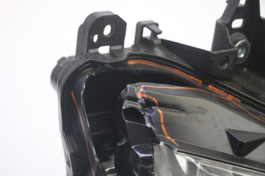 photo de VOORKOPLAMP YAMAHA TRICITY 300 (2020 - 2024) - Technische close-up