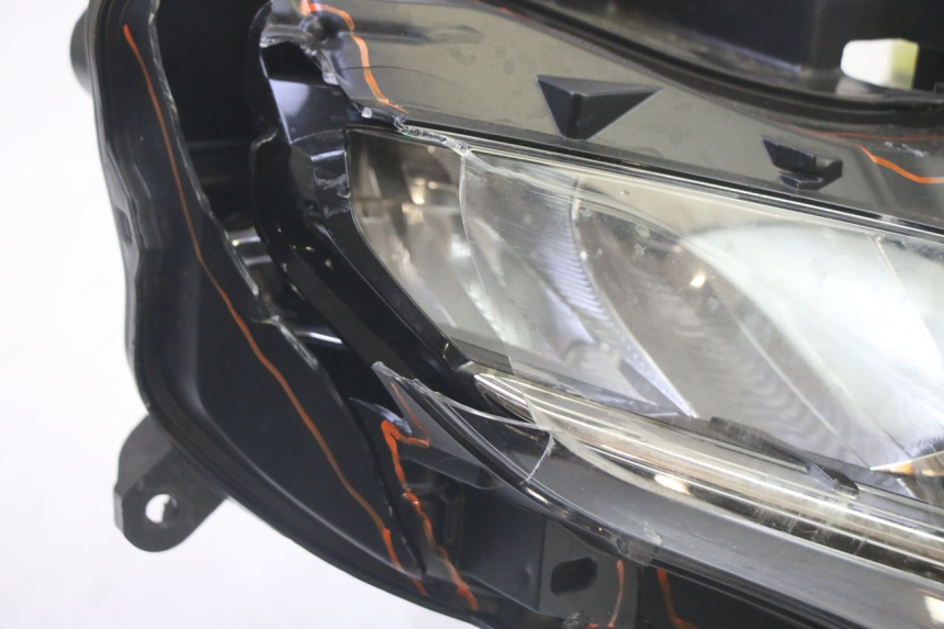 photo de VOORKOPLAMP YAMAHA TRICITY 300 (2020 - 2024) - Overzicht