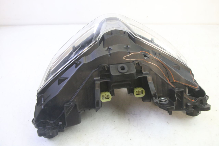 photo de VOORKOPLAMP YAMAHA TRICITY 300 (2020 - 2024) - Markeringen en referenties