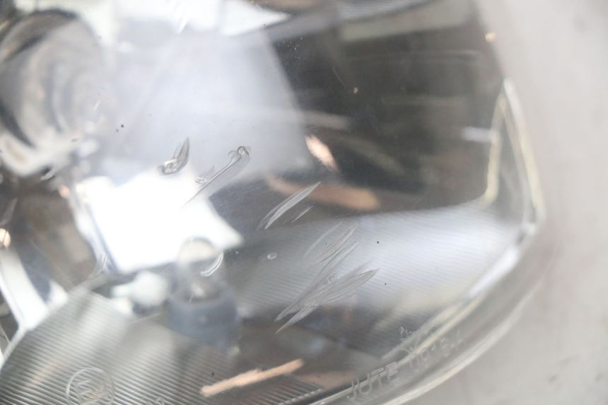 photo de KOPLAMP VOOR PEUGEOT TWEET 4T 50 (2010 - 2014) - Zoom op gebruiksstaat