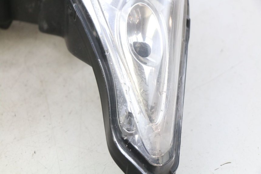 photo de VOORLICHT YAMAHA XMAX X-MAX 125 (2006 - 2009) - Detail van het onderdeel
