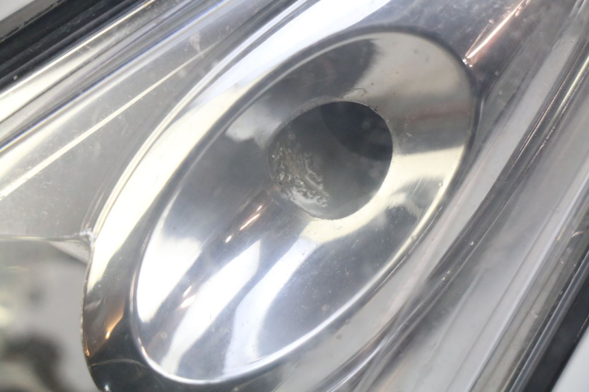 photo de VOORLICHT YAMAHA XMAX X-MAX 125 (2006 - 2009) - Bevestigingspunten