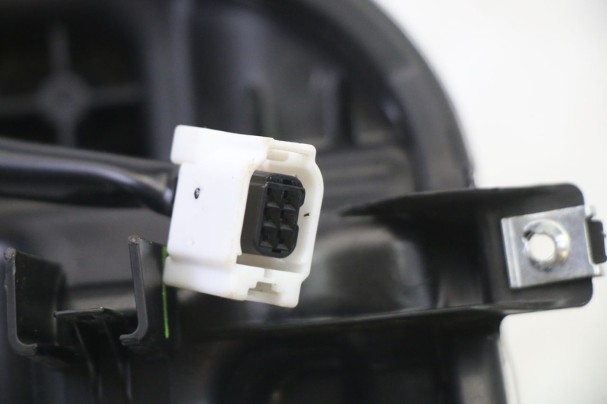 photo de VOORKOPLAMP YAMAHA XMAX X-MAX 125 (2021 - 2025) - Gecontroleerd onderdeel