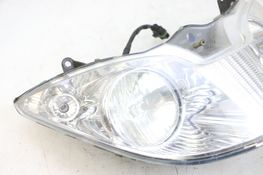 photo de VOORKOPLAMP PIAGGIO X8 125 (2004 - 2007) - Detail van het onderdeel