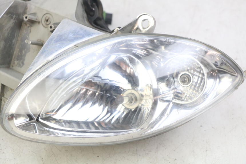 photo de VOORKOPLAMP PIAGGIO X9 EVOLUTION 125 (2003 - 2007) - Staat van het oppervlak