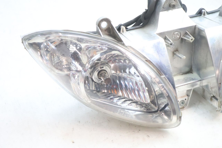 photo de VOORKOPLAMP PIAGGIO X9 EVOLUTION 125 (2003 - 2007) - Detail van het onderdeel