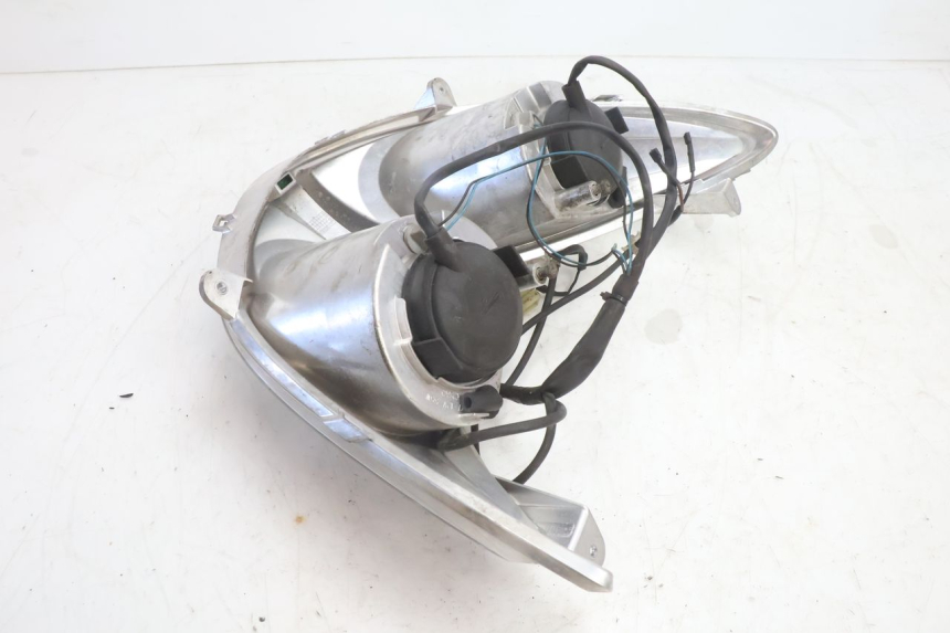 photo de VOORKOPLAMP YAMAHA YP MAJESTY 125 (2007 - 2010) - Bevestigingspunten