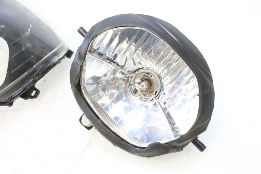 photo de VOORKOPLAMP PIAGGIO ZIP 2T 50 (2009 - 2019) - Focus op structuur