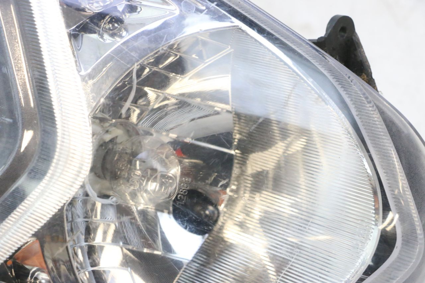 photo de VOORKOPLAMP UNIVERSAL BIKE ZN50QT-11B 50 (2018 - 2021) - Focus op structuur