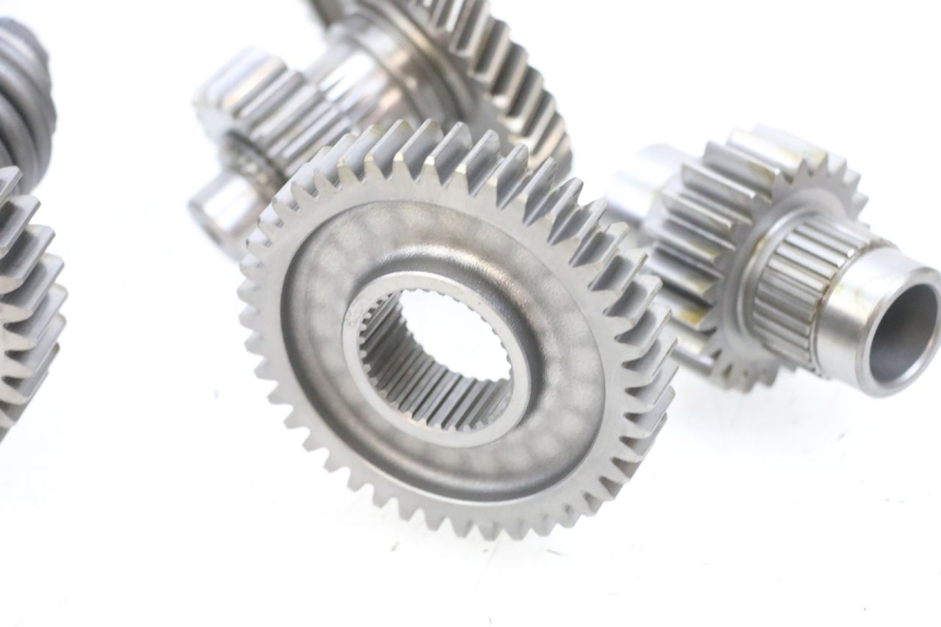 photo de AANDRIJFWIEL SUZUKI BURGMAN 650 (2013 - 2020) - Zoom op gebruiksstaat