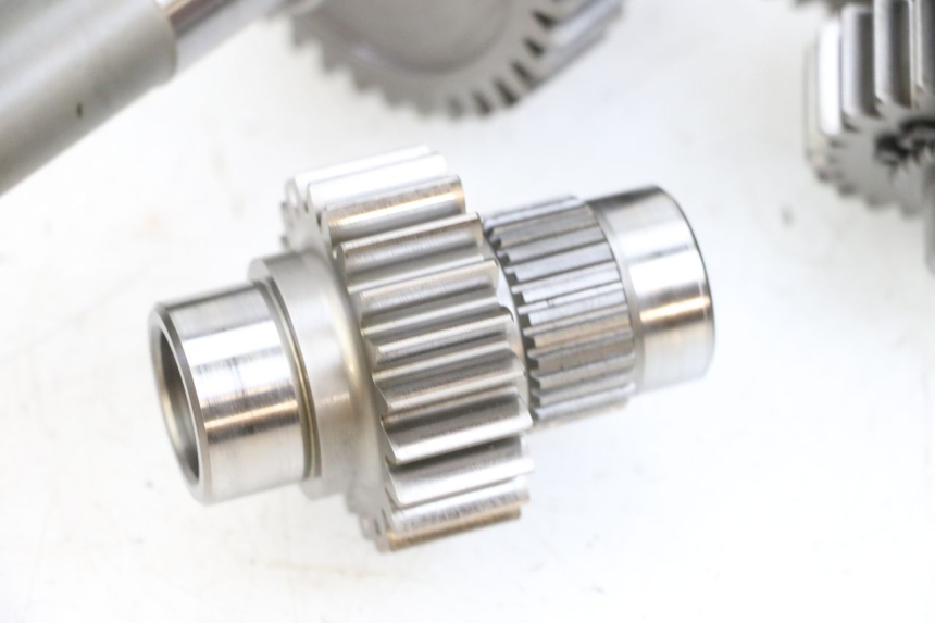 photo de AANDRIJFWIEL SUZUKI BURGMAN EXECUTIVE ABS 650 (2006 - 2012) - Markeringen en referenties