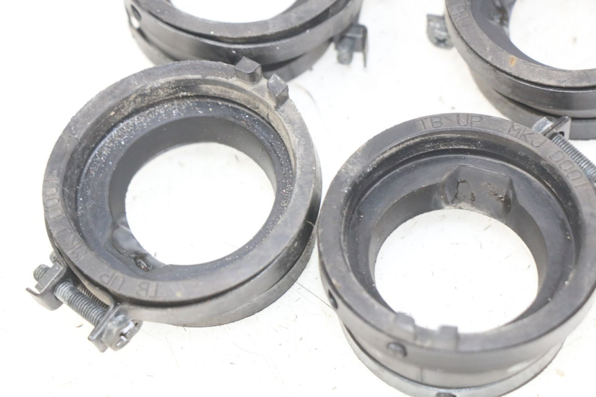 photo de AANZUIGBOCHT HONDA CB R 1000 (2018 - 2023) - Andere kijkhoek